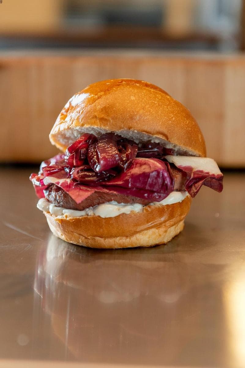 Hamburger al radicchio | Mop burgers & steaks 